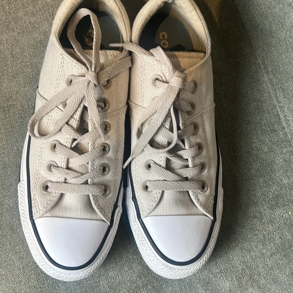 Converse All Star Women’s size 7 - Picture 3 of 7